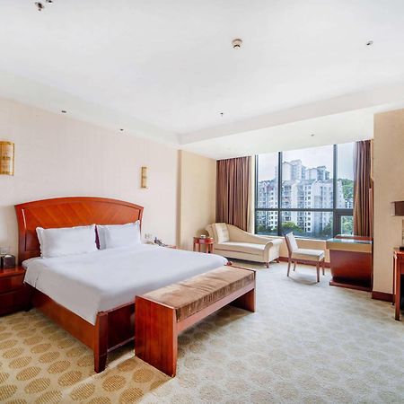 Готель Ramada Plaza By Wyndham Chongqing West Екстер'єр фото