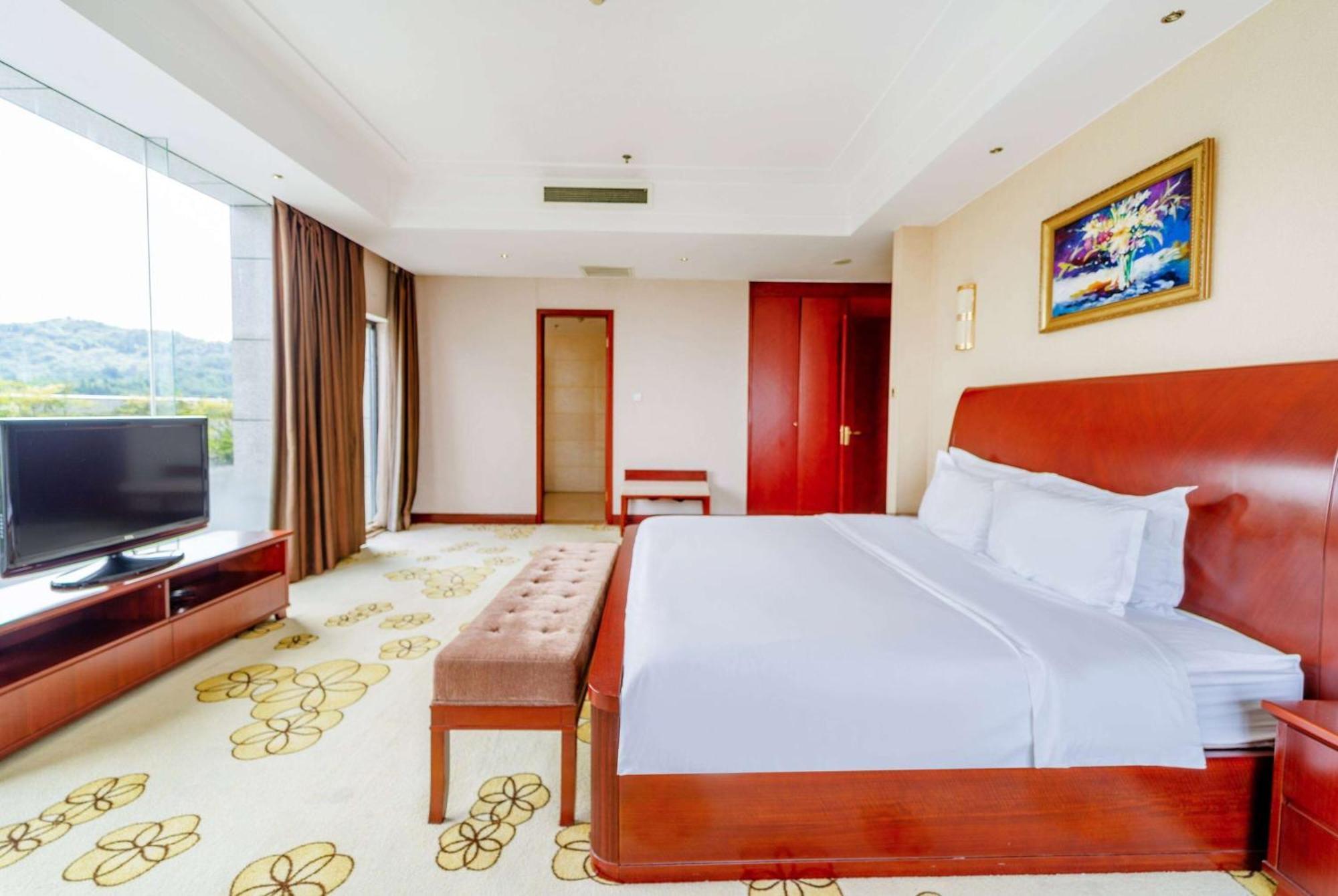 Готель Ramada Plaza By Wyndham Chongqing West Екстер'єр фото