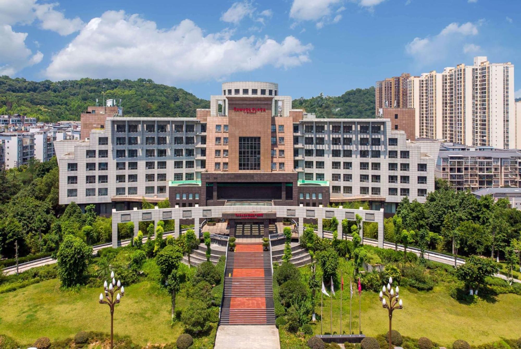 Готель Ramada Plaza By Wyndham Chongqing West Екстер'єр фото
