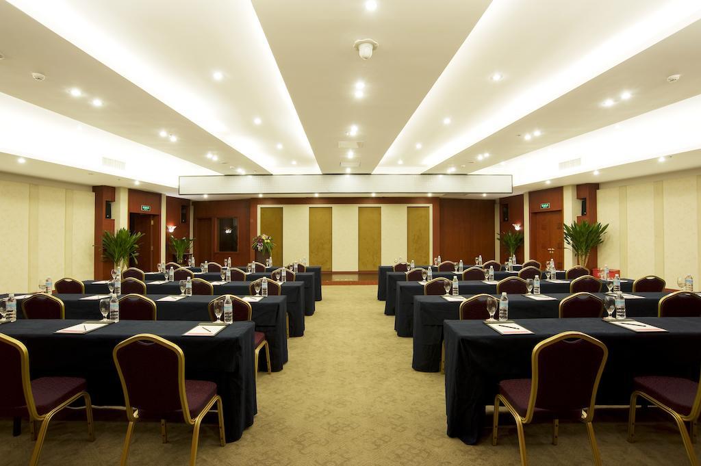 Готель Ramada Plaza By Wyndham Chongqing West Екстер'єр фото